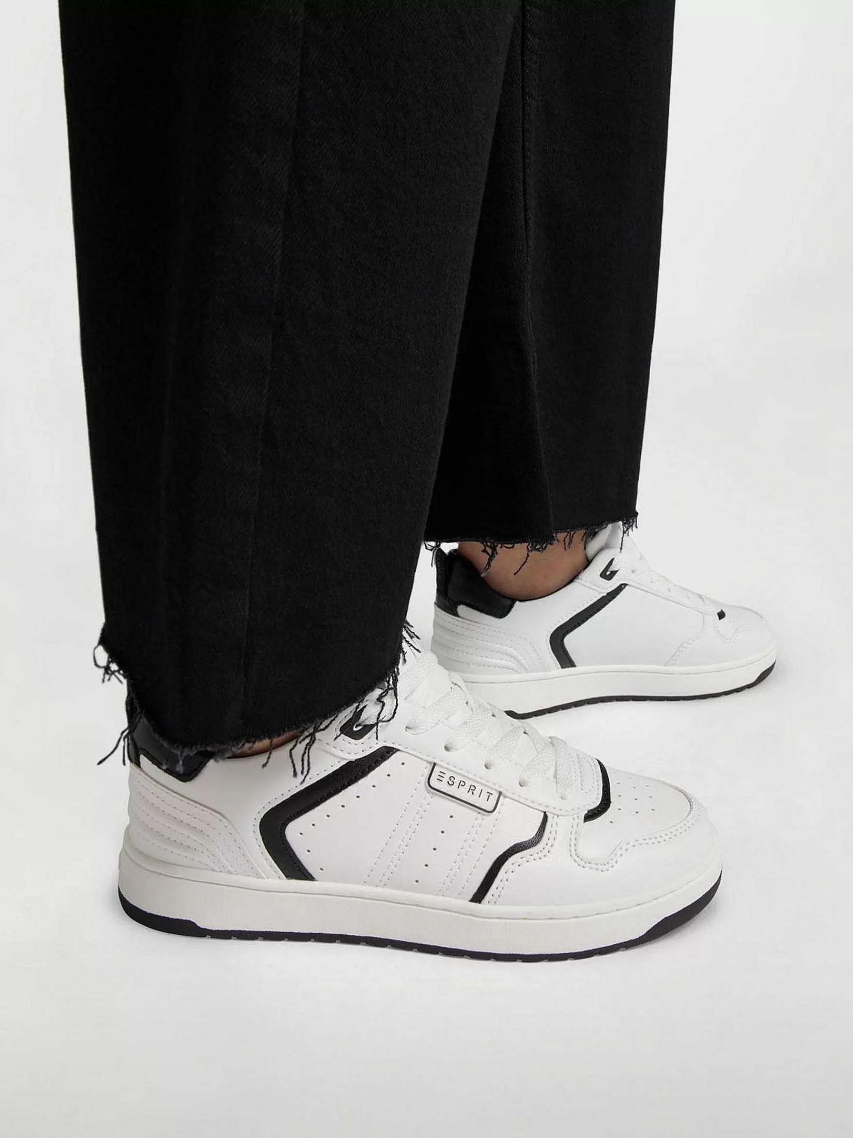 Shop Esprit Weiser Niedriger Sneaker
